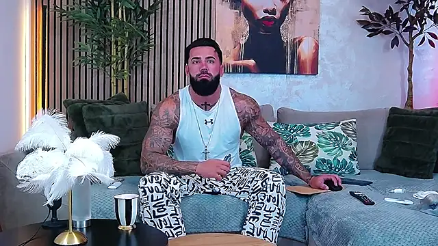 masterkingofmusclee online show from June 16, 8:38 am