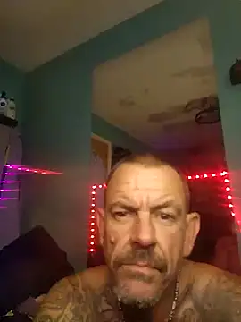 deepstroker42071 online show from December 12, 5:10 am