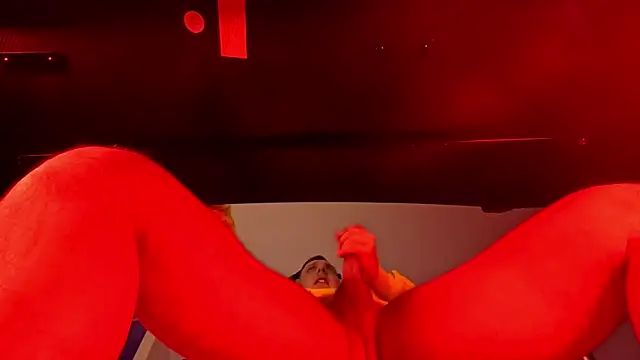 auilein online show from February 1, 9:40 pm