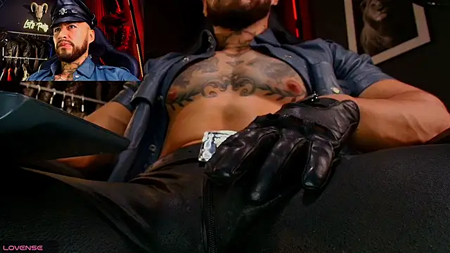 billyMayer  online show from November 24, 9:49 pm