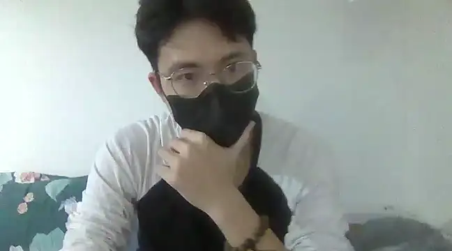 Snapshot of Gwencloudy chatting on February 13, 4:17 pm Gwencloudy online show from February 13, 4:17 pm