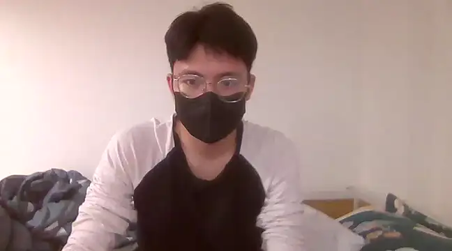 Snapshot of Gwencloudy chatting on January 6, 2:25 pm Gwencloudy online show from January 6, 2:25 pm
