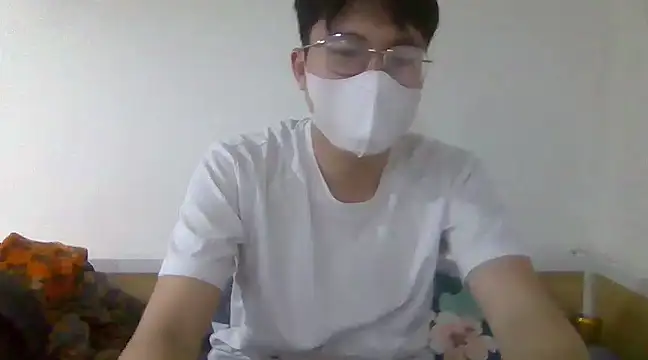 Snapshot of Gwencloudy chatting on February 28, 1:58 pm Gwencloudy online show from February 28, 1:58 pm