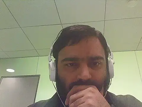 JohnBond009 online show from May 18, 9:04 am