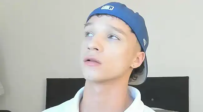 angelcortes online show from December 16, 9:20 pm