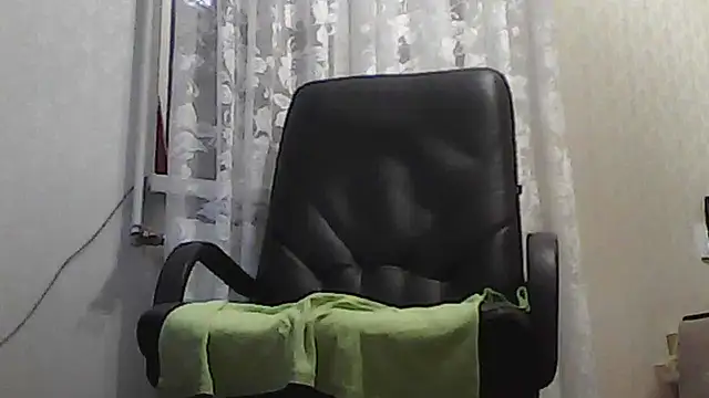 Snapshot of Yrikos1 chatting on January 13, 9:52 pm Yrikos1 online show from January 13, 9:52 pm