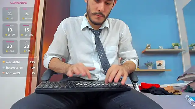 Snapshot of jeanpiere_ chatting on January 9, 3:47 am jeanpiere online show from January 9, 3:47 am