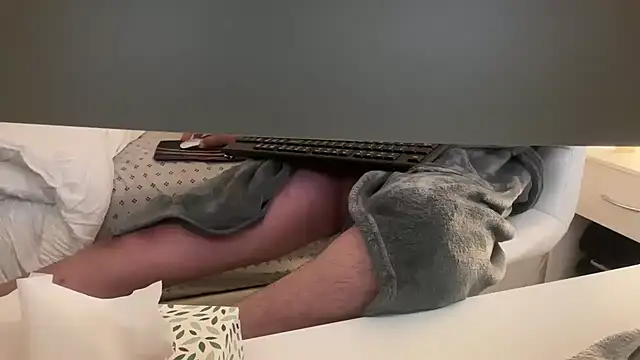 Snapshot of Carlos-195- chatting on October 25, 3:41 am Carlos-195- online show from October 25, 3:41 am