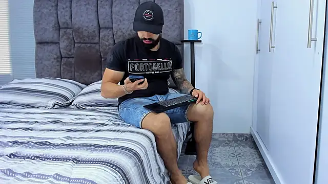 Snapshot of Zack_Froone chatting on September 18, 3:14 pm Zack Froone online show from September 18, 3:14 pm