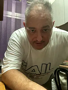 Snapshot of Russirayu chatting on October 15, 6:37 pm Russirayu online show from October 15, 6:37 pm