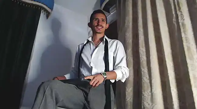 Snapshot of HomeAloneK chatting on December 29, 7:54 pm HomeAloneK online show from December 29, 7:54 pm