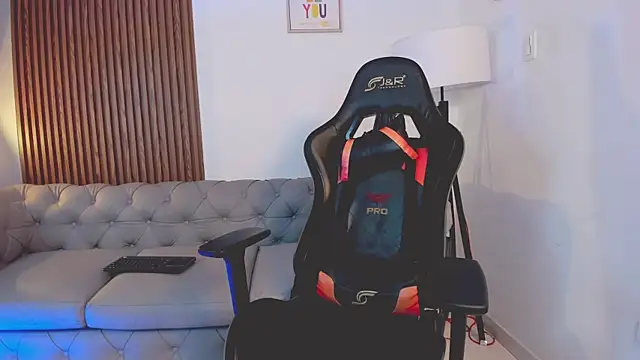 liam collins21 online show from October 22, 12:09 pm