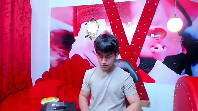 Snapshot of alex_477 chatting on September 27, 12:25 pm alex 477 online show from September 27, 12:25 pm