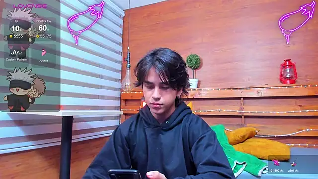 Snapshot of alex_477 chatting on January 16, 11:37 am alex 477 online show from January 16, 11:37 am