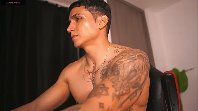 Snapshot of muscle_boyhorny chatting on February 15, 2:26 am muscle boyhorny online show from February 15, 2:26 am