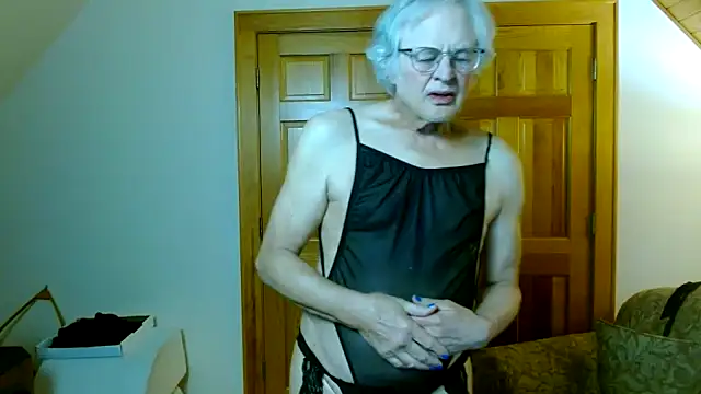 stripfun23 online show from November 1, 1:20 am