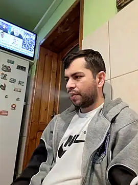 hornny1995 online show from January 18, 6:42 am