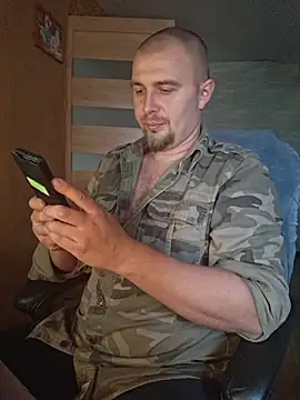 Snapshot of Foxyshaved chatting on September 19, 8:15 am Foxyshaved online show from September 19, 8:15 am