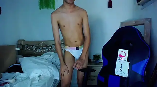 Snapshot of huge_armound chatting on January 31, 4:38 pm huge armound online show from January 31, 4:38 pm