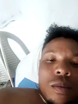 hugo3918  online show from March 26, 3:10 am