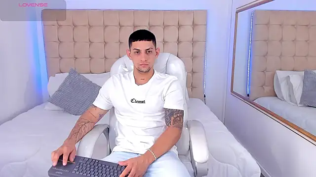 Alex cute77 online show from November 28, 12:29 pm