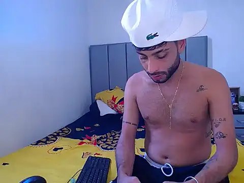 Sexy accommodating guys online show from December 2, 7:50 pm