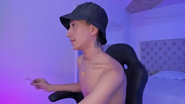 DereckCooperr online show from October 23, 10:57 pm