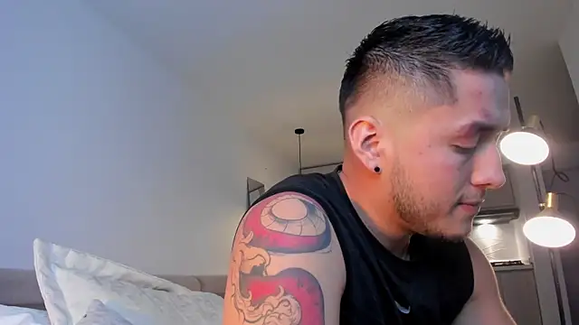 Snapshot of Chriskyle_ chatting on March 5, 2:14 am Chriskyle online show from March 5, 2:14 am