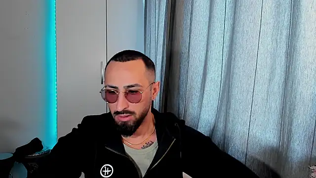 Baddfuckerr online show from February 7, 8:01 am