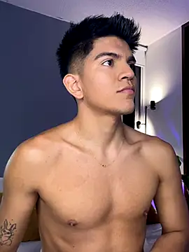 santiago 01 online show from December 21, 1:02 am