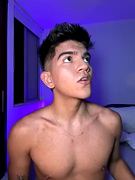 santiago 01 online show from December 3, 11:02 pm