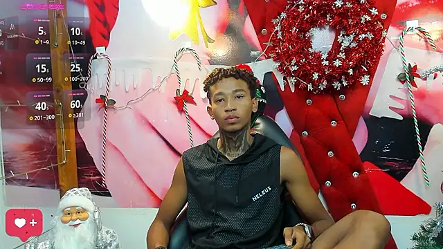 Snapshot of sexy_blacks_ chatting on December 5, 11:27 am sexy blacks online show from December 5, 11:27 am