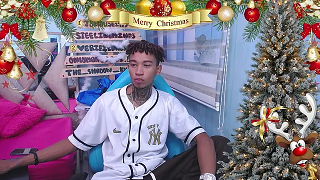 Snapshot of sexy_blacks_ chatting on December 26, 11:21 am sexy blacks online show from December 26, 11:21 am