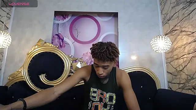 Snapshot of sexy_blacks_ chatting on January 9, 11:25 am sexy blacks online show from January 9, 11:25 am