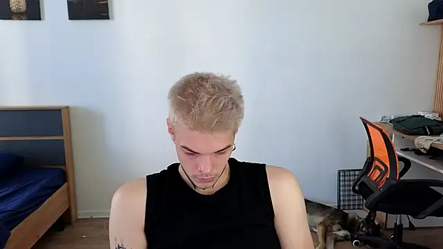Snapshot of DENIS_HERE chatting on September 10, 8:35 am DENIS HERE online show from September 10, 8:35 am