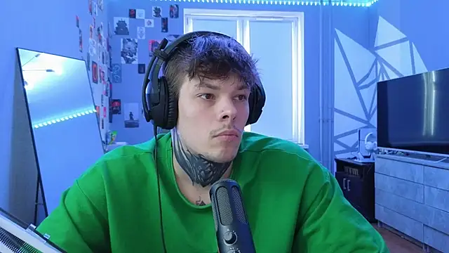 Snapshot of DENIS_HERE chatting on March 19, 12:01 pm DENIS HERE online show from March 19, 12:01 pm