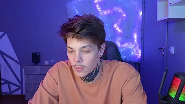 Snapshot of DENIS_HERE chatting on December 31, 10:34 pm DENIS HERE online show from December 31, 10:34 pm