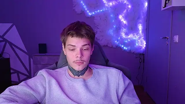 Snapshot of DENIS_HERE chatting on December 24, 12:00 pm DENIS HERE online show from December 24, 12:00 pm