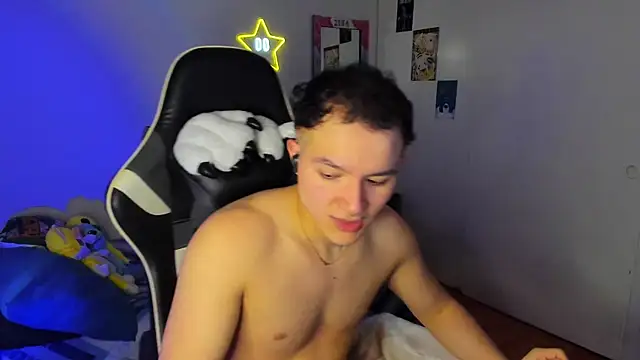 Snapshot of AustinSummerr chatting on February 3, 1:30 pm AustinSummerr online show from February 3, 1:30 pm