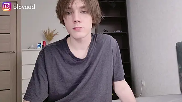 callmenineoneseven online show from July 2, 12:09 am