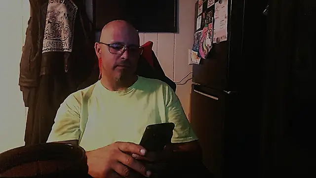 Snapshot of KrazyLegz chatting on September 17, 9:49 pm KrazyLegz online show from September 17, 9:49 pm