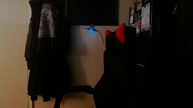 Snapshot of KrazyLegz chatting on September 12, 9:48 pm KrazyLegz online show from September 12, 9:48 pm