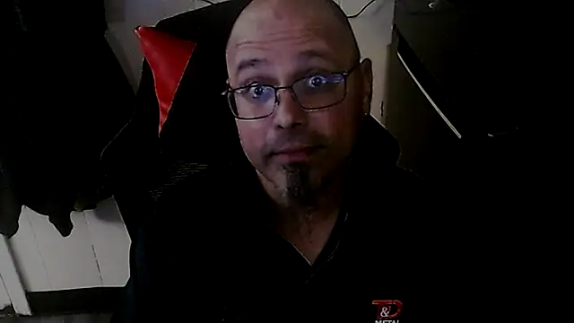 Snapshot of KrazyLegz chatting on October 9, 10:25 pm KrazyLegz online show from October 9, 10:25 pm