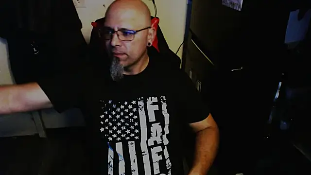 KrazyLegz online show from May 3, 3:59 pm