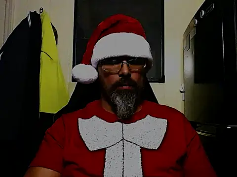 Snapshot of KrazyLegz chatting on December 19, 12:24 am KrazyLegz online show from December 19, 12:24 am