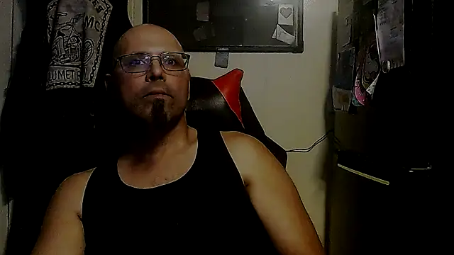 Snapshot of KrazyLegz chatting on September 22, 2:33 am KrazyLegz online show from September 22, 2:33 am