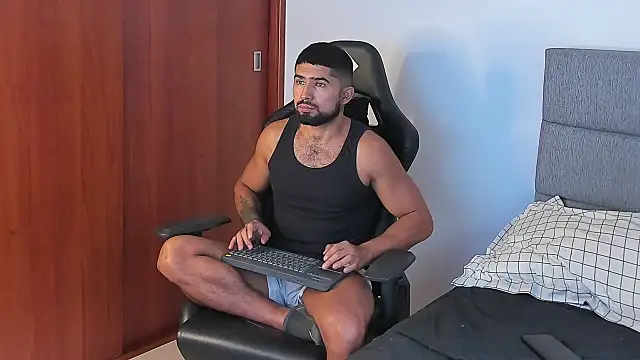 ethaanjones online show from October 12, 7:41 pm