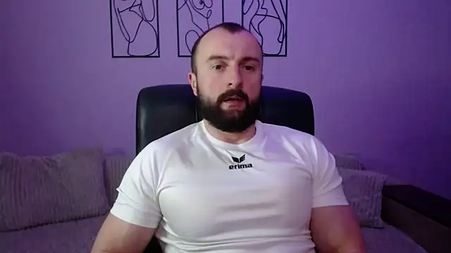 brindlefly6969 online show from April 13, 10:27 am