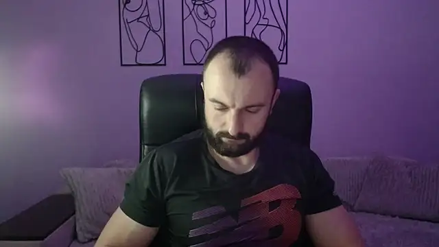 brindlefly6969 online show from December 19, 1:41 pm