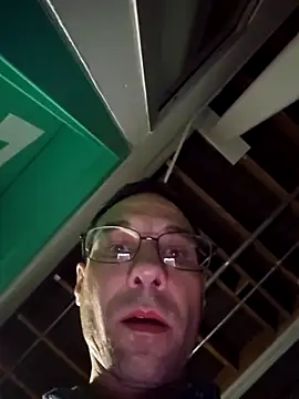 Iliketocooksquirt25 online show from April 18, 6:04 am